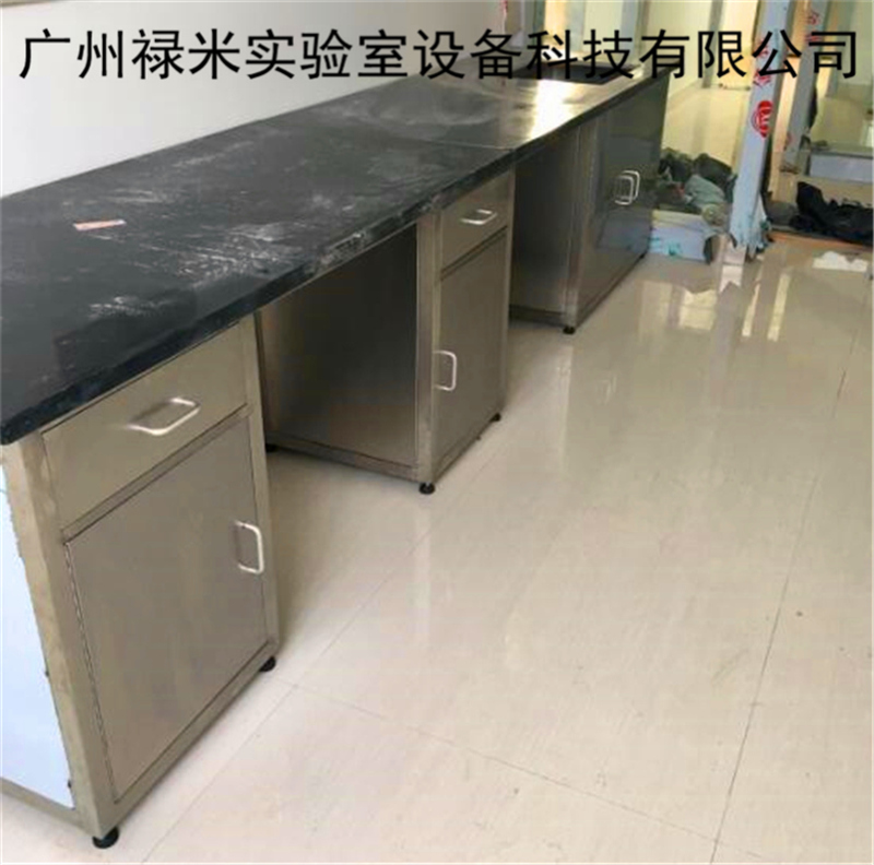 怎樣讓醫(yī)院實驗室家具更具人性化